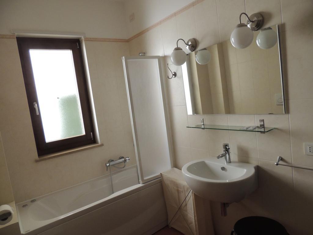 Hotel Domus Taranto Unica Sede Zimmer foto